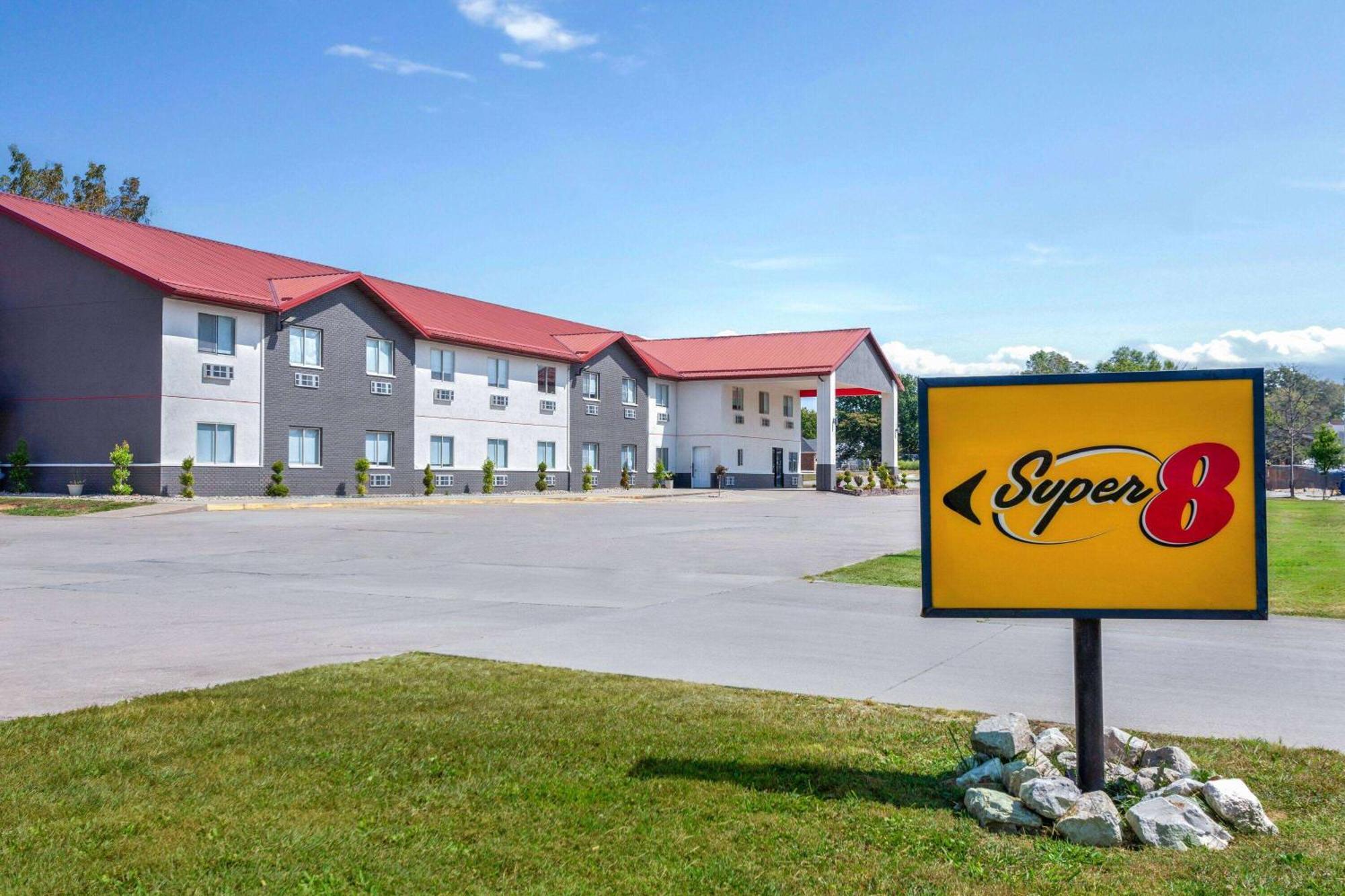 Super 8 By Wyndham Olney Motel Екстериор снимка